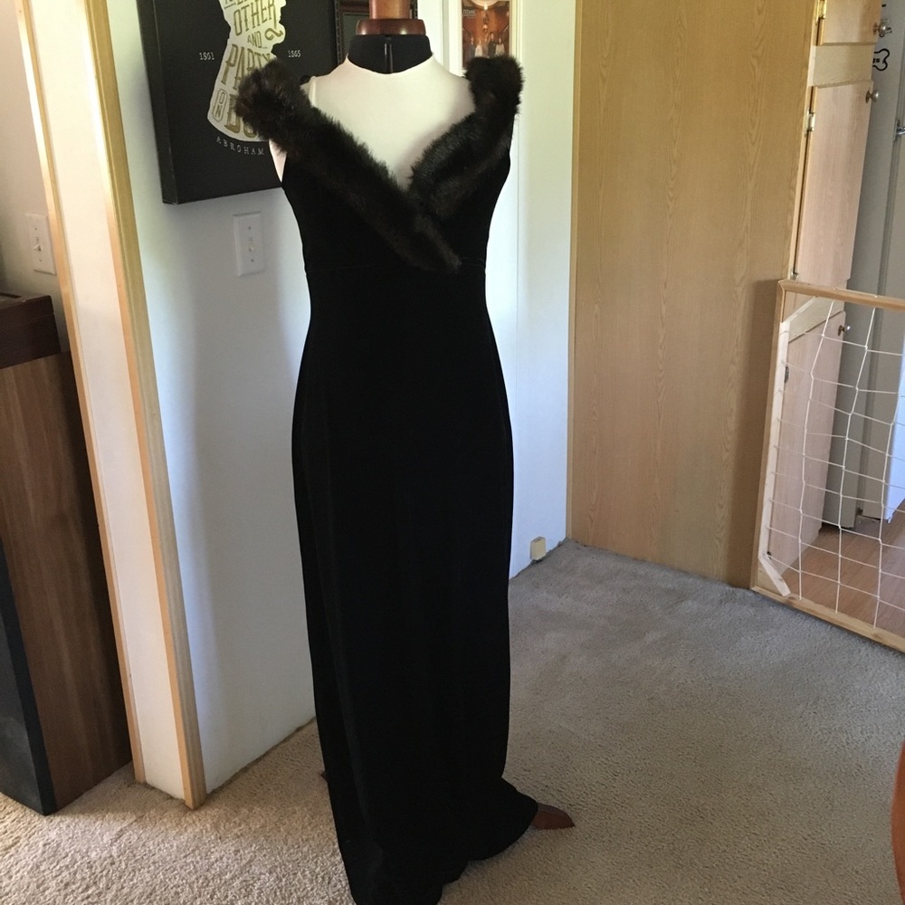 Cachet long stretch velvet dress